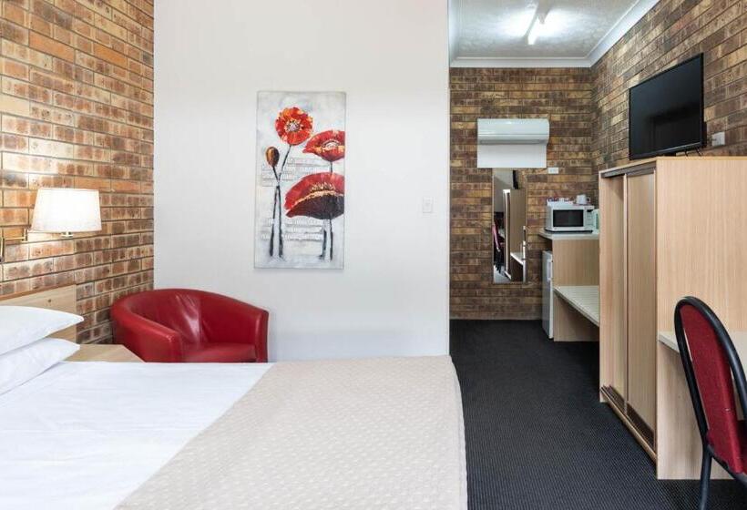 标准工作室, Longreach Motor Inn