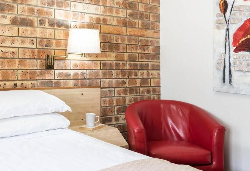 标准工作室, Longreach Motor Inn