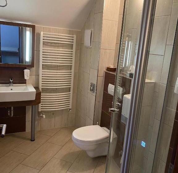 高级单人间, Makar Sport & Wellness