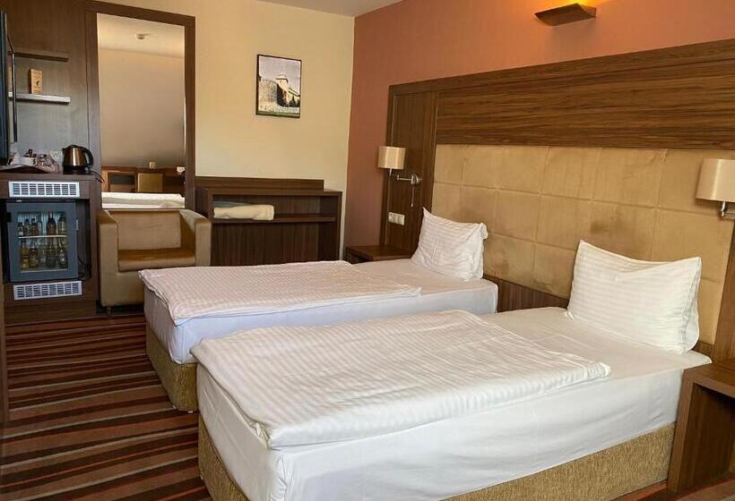 高级单人间, Makar Sport & Wellness