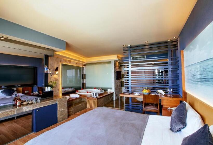 اتاق لوکس با وان آب گرم, Sherwood Blue Belek - Adults Only