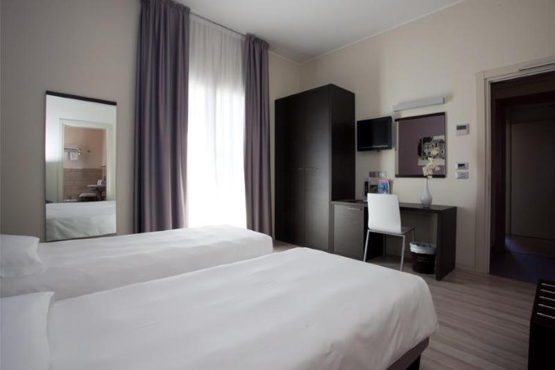 غرفة قياسية مزوَّدة بشُرفة, Vienna