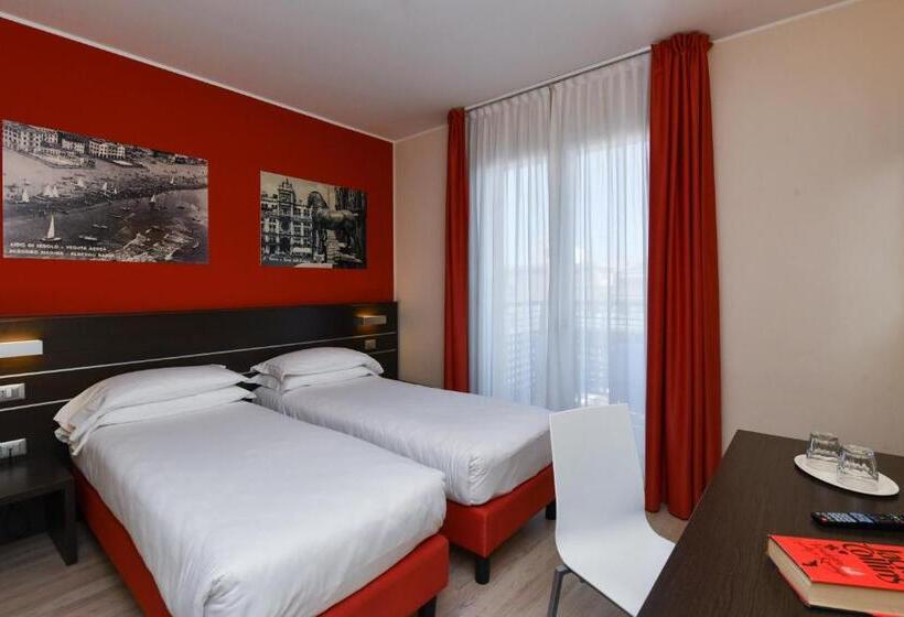 غرفة قياسية مزوَّدة بشُرفة, Vienna