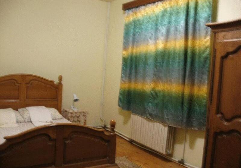 غرفة قياسية, Lary Hostel