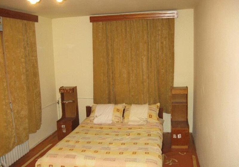 غرفة قياسية, Lary Hostel