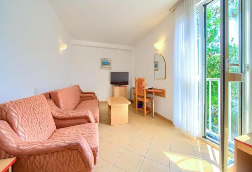 سوییت, Villa Lovorka   Hotel Resort Dražica