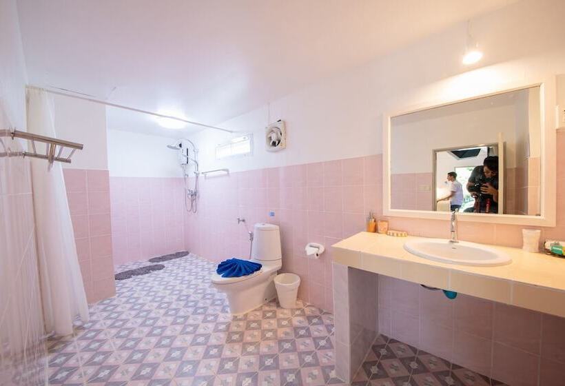 بنجلو ديلوكس, Bay Beach Resort