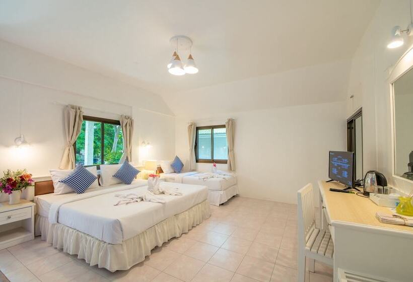 بنجلو ديلوكس, Bay Beach Resort