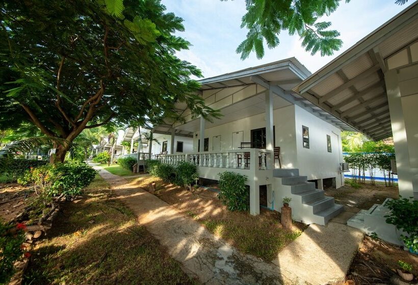 디럭스 방갈로, Bay Beach Resort