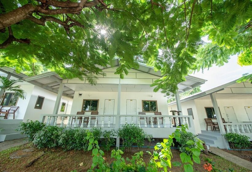 بنجلو ديلوكس, Bay Beach Resort