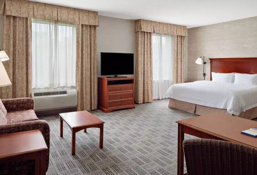 スタンダードスタジオ, Hampton Inn & Suites Grove City