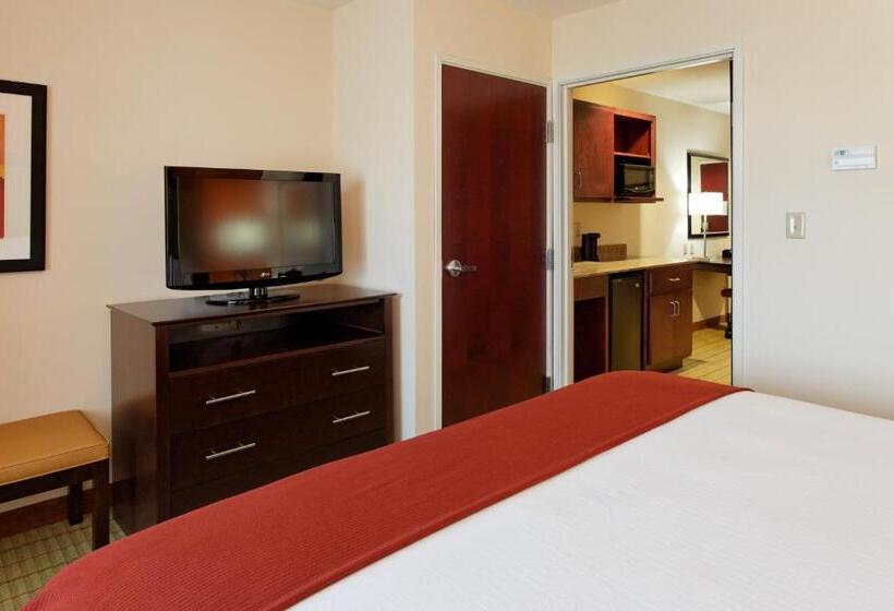 Люкс Кровать Кинг, Holiday Inn Express Florence Northeast, An Ihg