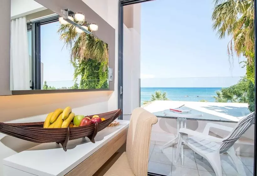 اتاق لوکس با چشم‌انداز دریا, Lido Star Beach