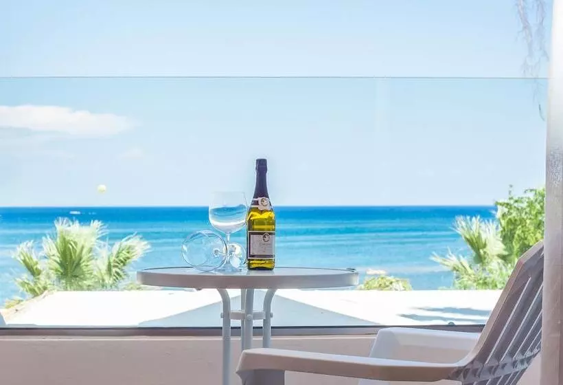 اتاق لوکس با چشم‌انداز دریا, Lido Star Beach
