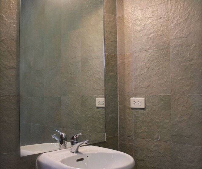 标准间, Serene Sands