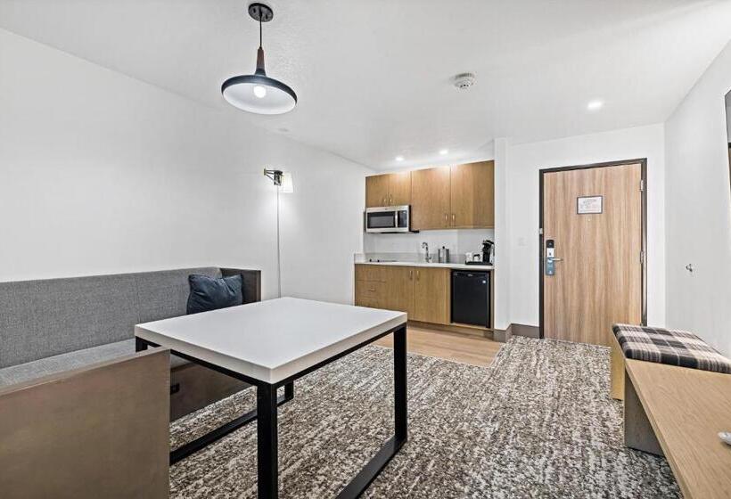 带大床的复式套间, The Evergreen