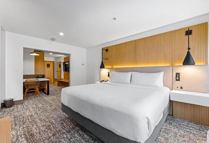 Family Suite, The Evergreen