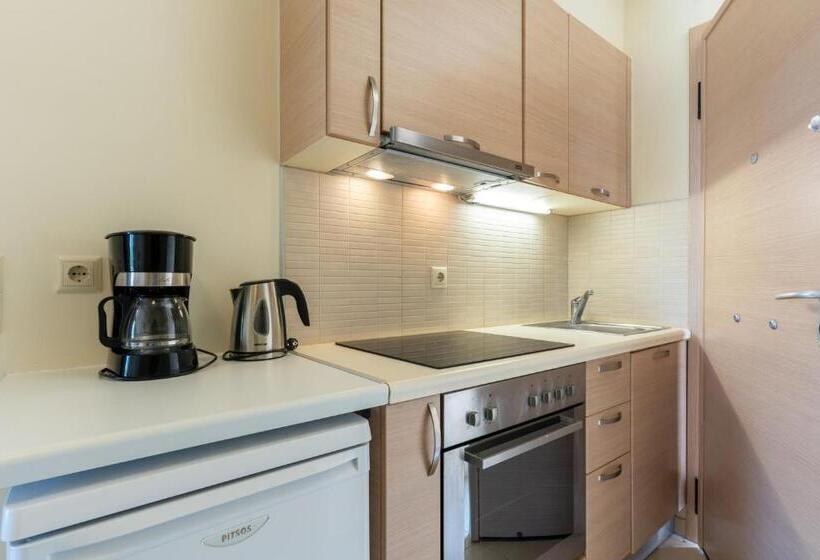 스탠다드 스튜디오, Plakias Resorts