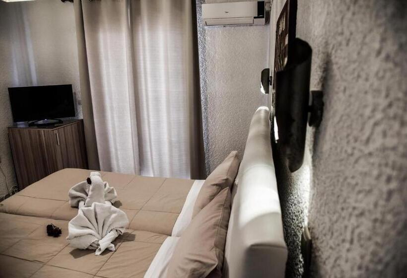 Номер Стандарт, Vallian Village