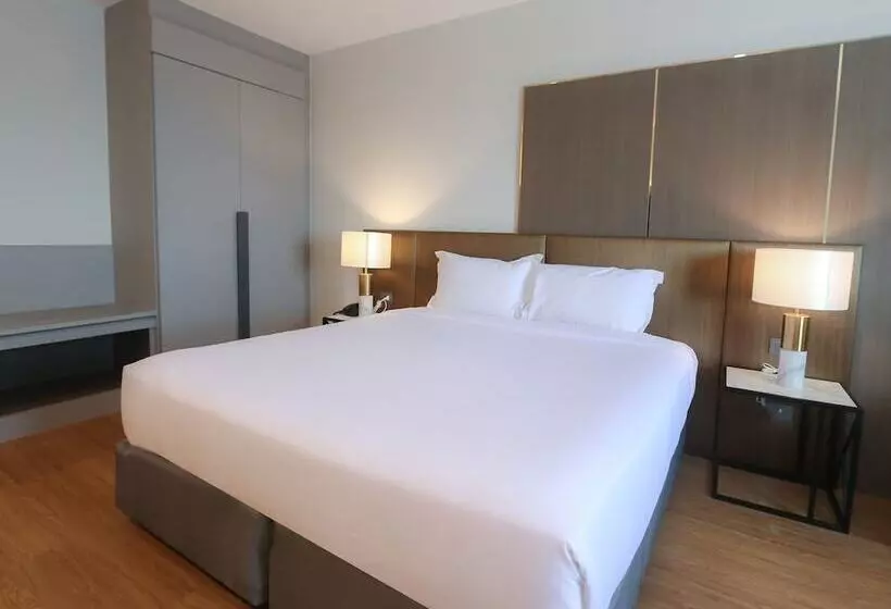 Deluxe room with river view, Fortune River View Hotel Nakhon Phanom