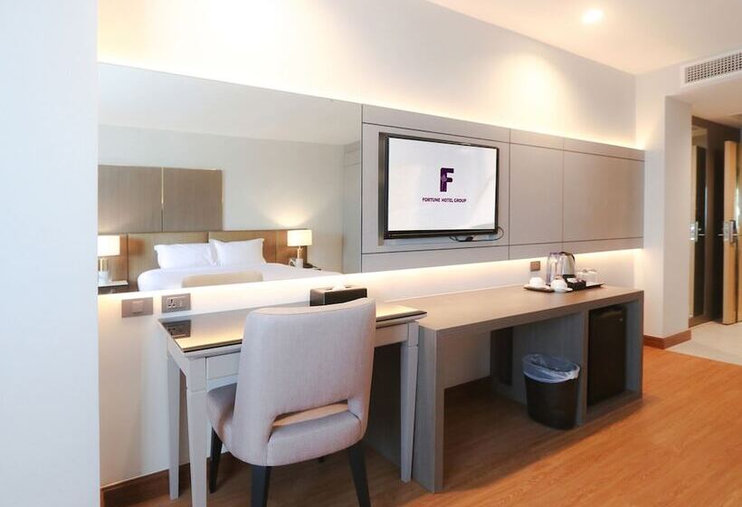 Deluxe room with river view, Fortune River View Hotel Nakhon Phanom