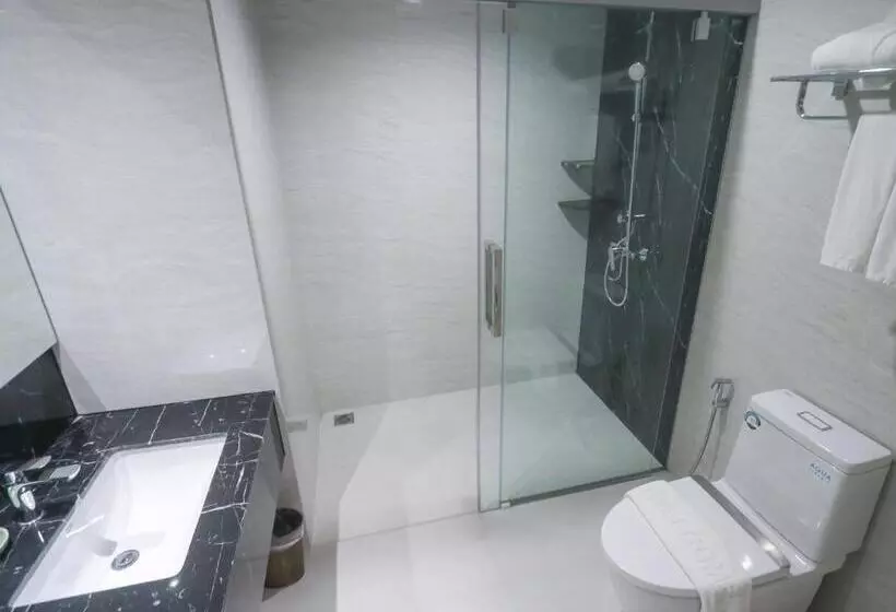 Deluxe room with river view, Fortune River View Hotel Nakhon Phanom