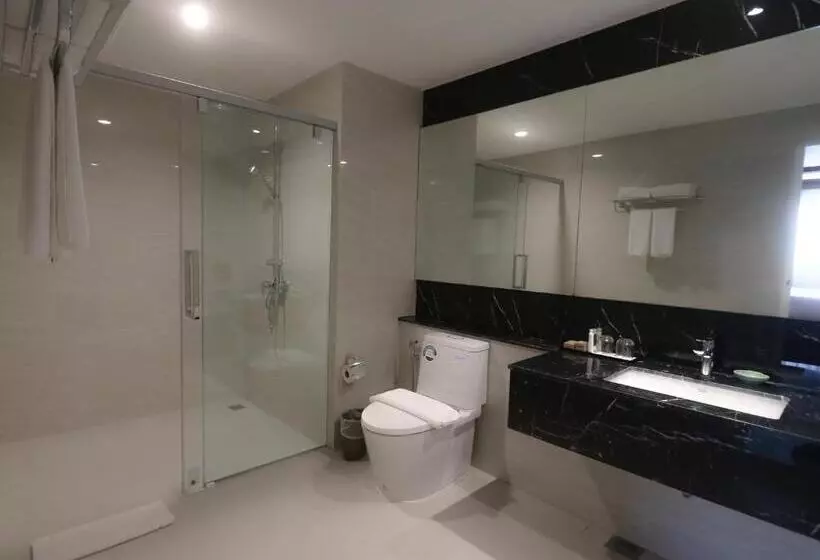 Sviitti Jokinäkymä, Fortune River View Hotel Nakhon Phanom