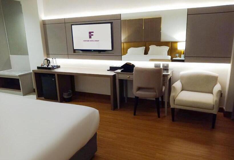 디럭스 룸 킹사이즈 침대, Fortune River View Hotel Nakhon Phanom