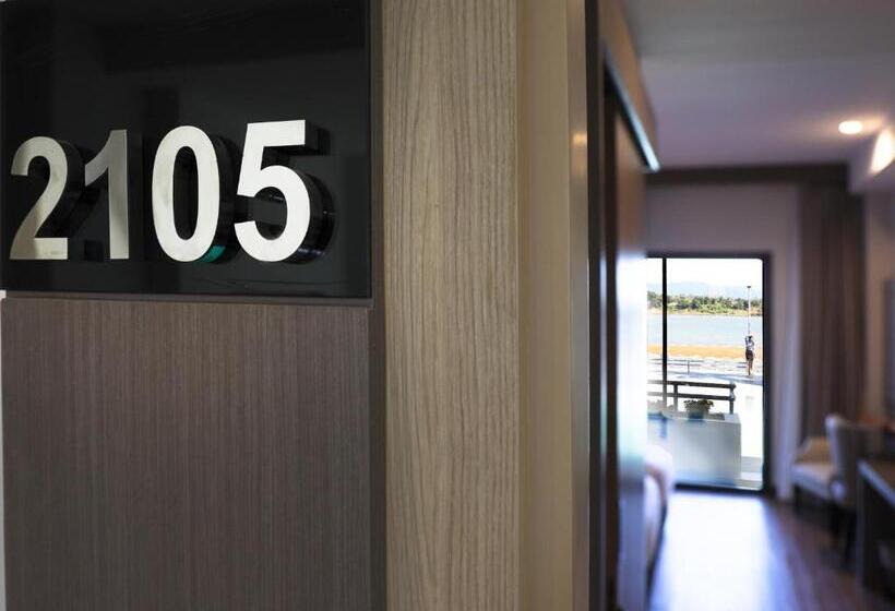 스탠다드 룸 풀장 전망, Fortune River View Hotel Nakhon Phanom