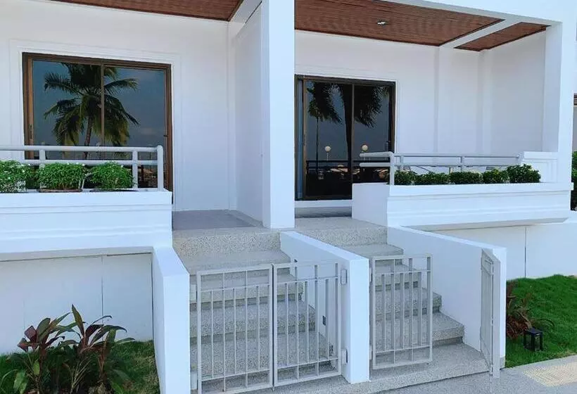 Standard-huone Allasnäkymä, Fortune River View Hotel Nakhon Phanom