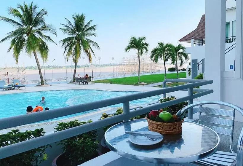 Standard-huone Allasnäkymä, Fortune River View Hotel Nakhon Phanom