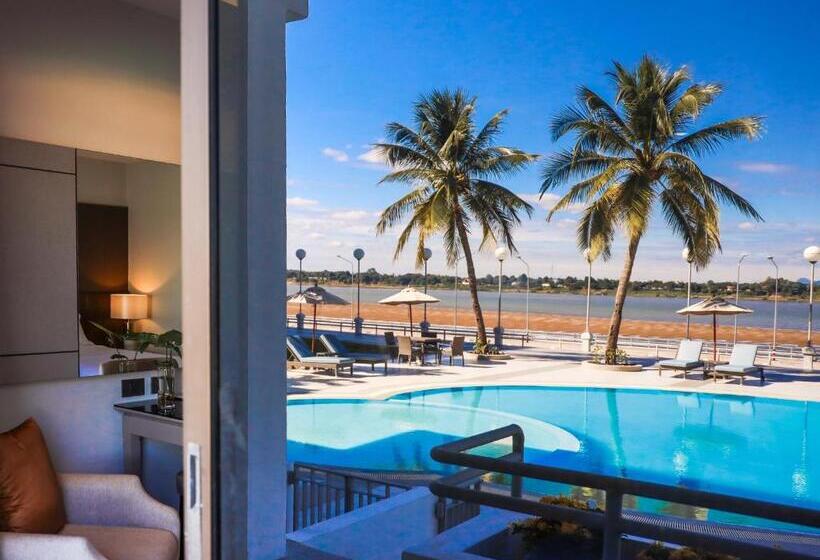 Номер Стандарт Вид на Бассейн, Fortune River View Hotel Nakhon Phanom