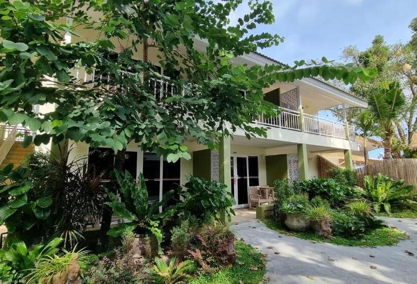 豪华房间, Arkbar Beach Club