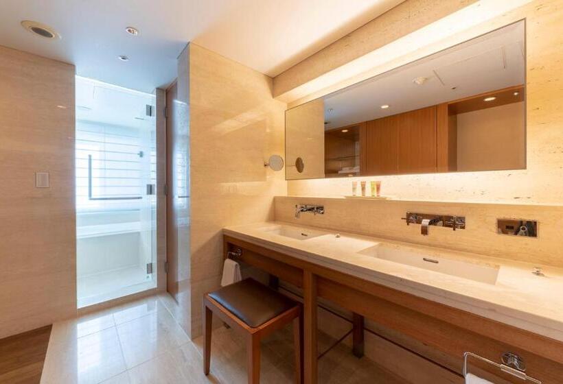 Номер Executive, Associa Shin Yokohama