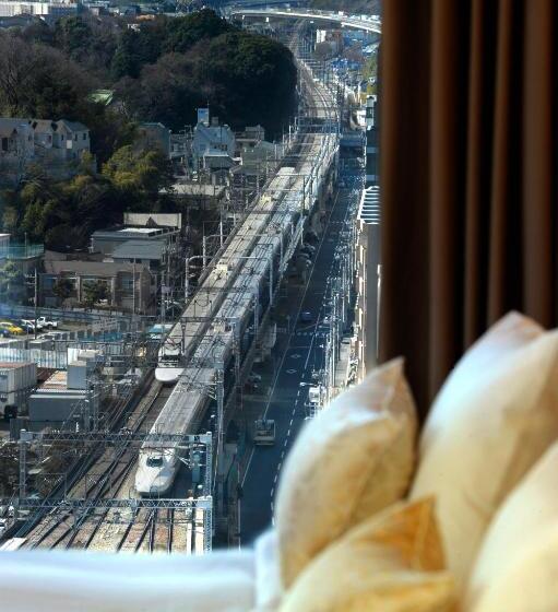 Семейный Номер, Associa Shin Yokohama
