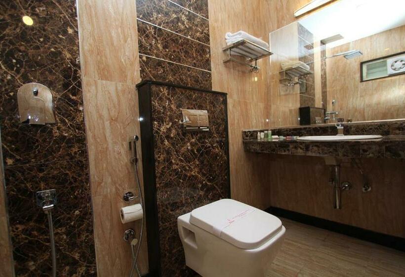 Deluxe Room, Noor Empire International Kormangala