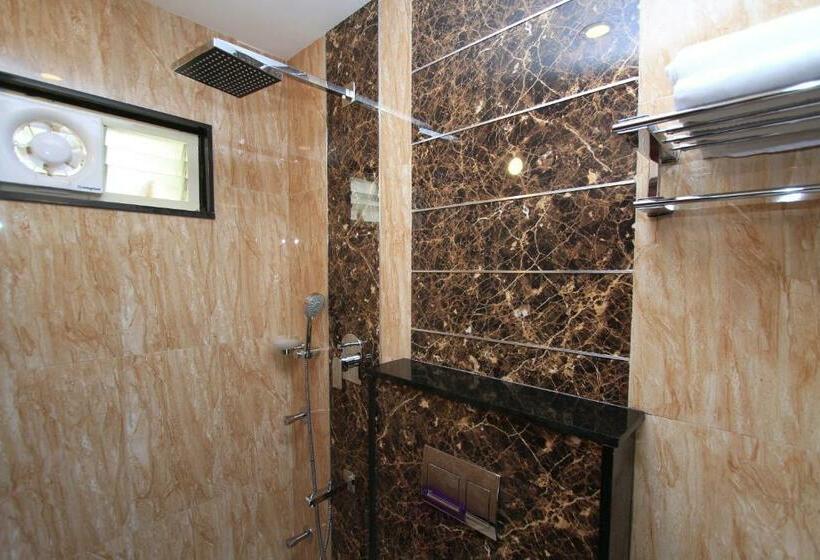 Deluxe Room, Noor Empire International Kormangala