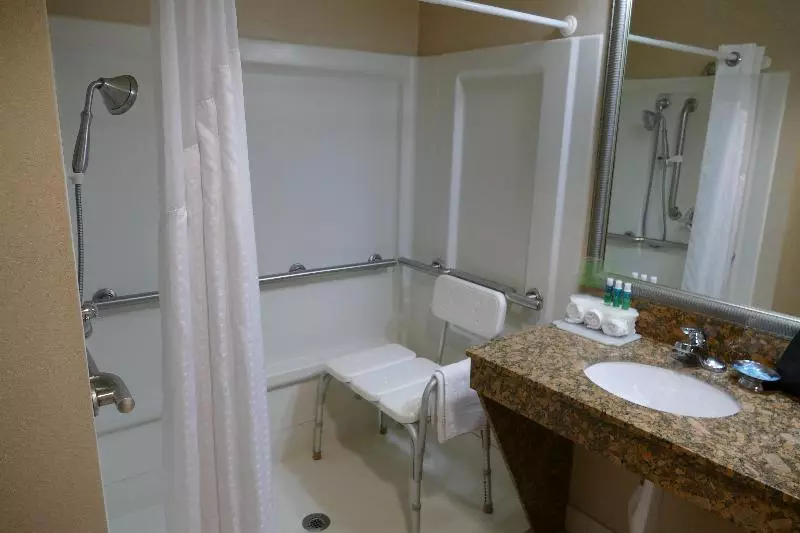Standard-invahuone King-vuode, Holiday Inn Express Greensburg, An Ihg