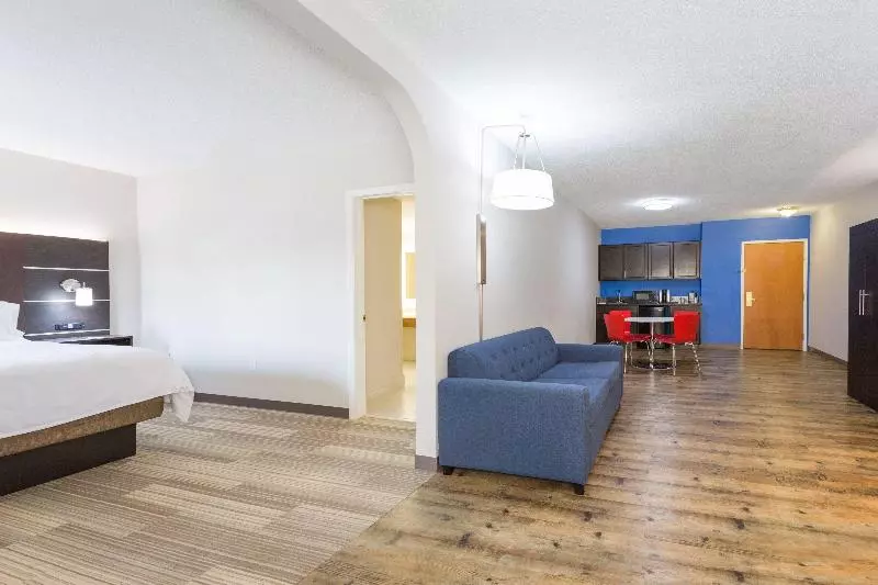 キングサイズベッドのスイートルーム, Holiday Inn Express   Plymouth, An Ihg