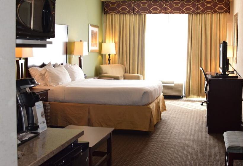 جناح, Holiday Inn Express Pratt, An Ihg