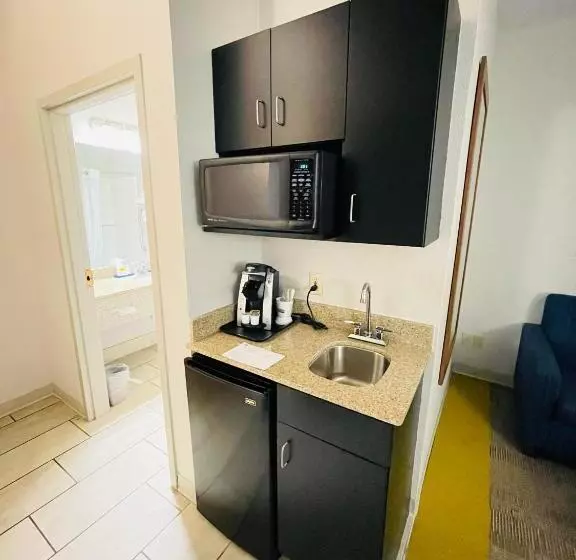 スイート, Holiday Inn Express & Suites Shelbyville, An Ihg
