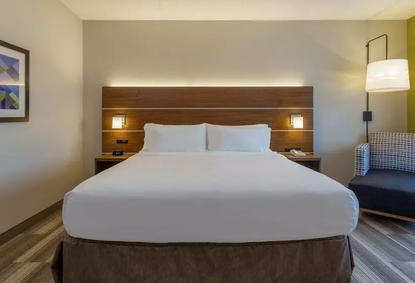 Sviitti Liikuntarajoitteisille, Holiday Inn Express & Suites Vandalia, An Ihg
