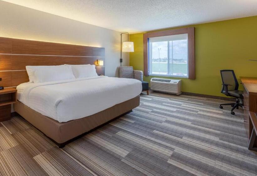 חדר סטנדרט עם מיטת קינג, Holiday Inn Express & Suites Vandalia, An Ihg