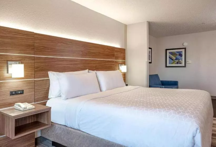 Sviitti King-vuode, Holiday Inn Express & Suites Vandalia, An Ihg