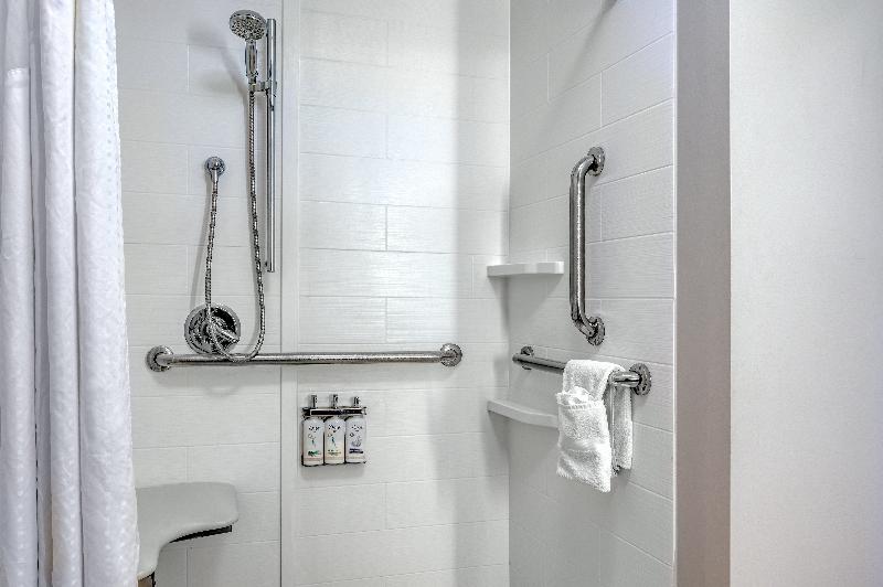 חדר סטנדרט, מיטת קינג, מותאם לאדם עם מוגבלויות, Holiday Inn Express & Suites Vandalia, An Ihg