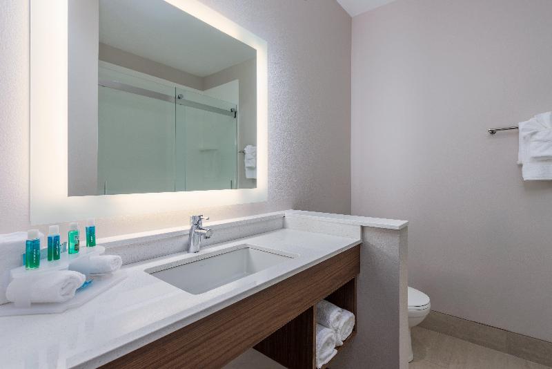 Номер Стандарт Кровать Кинг Адаптированный для Инвалидов, Holiday Inn Express & Suites Vandalia, An Ihg