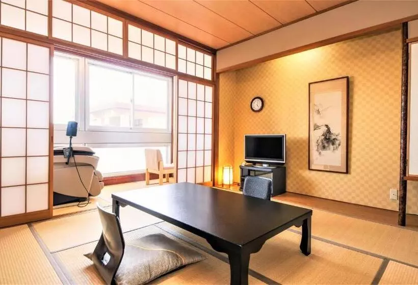 エコノミー４人部屋, Ikoitei Kikuman