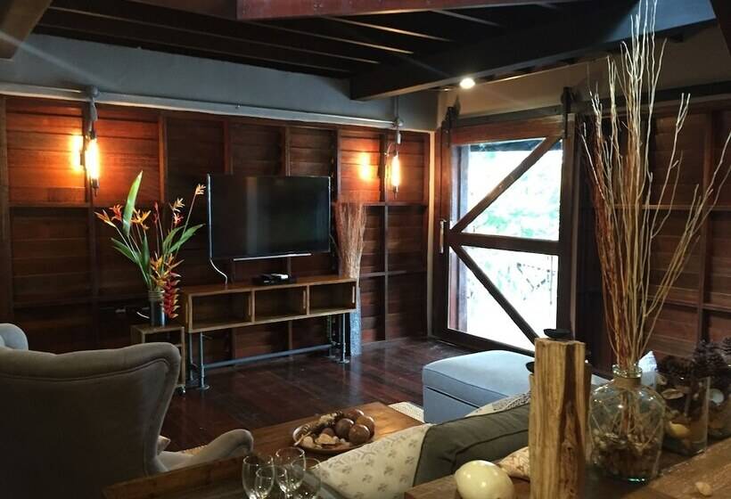 Svit, Koh Tao Cabana