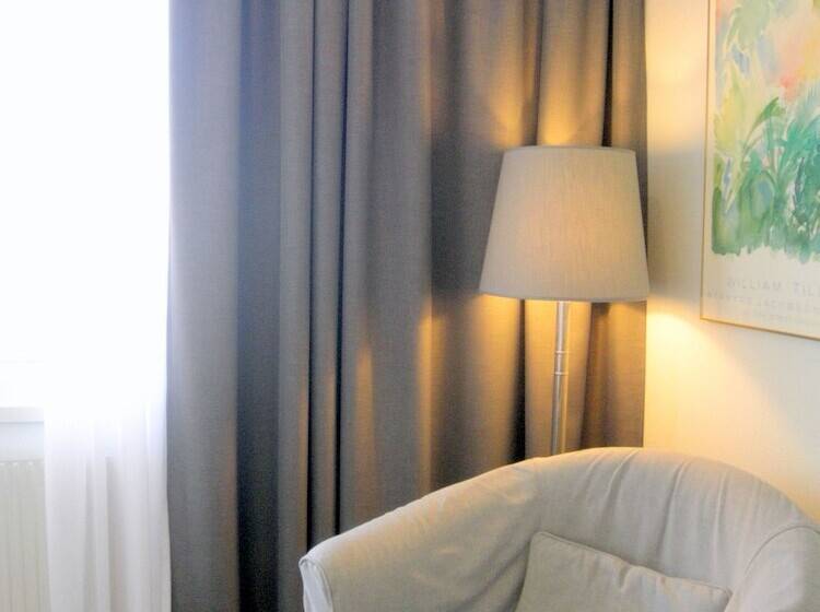 חדר אקונומי יחיד, L Erikslund