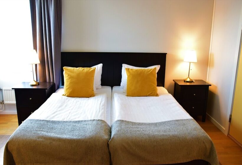 חדר משפחתי, L Erikslund